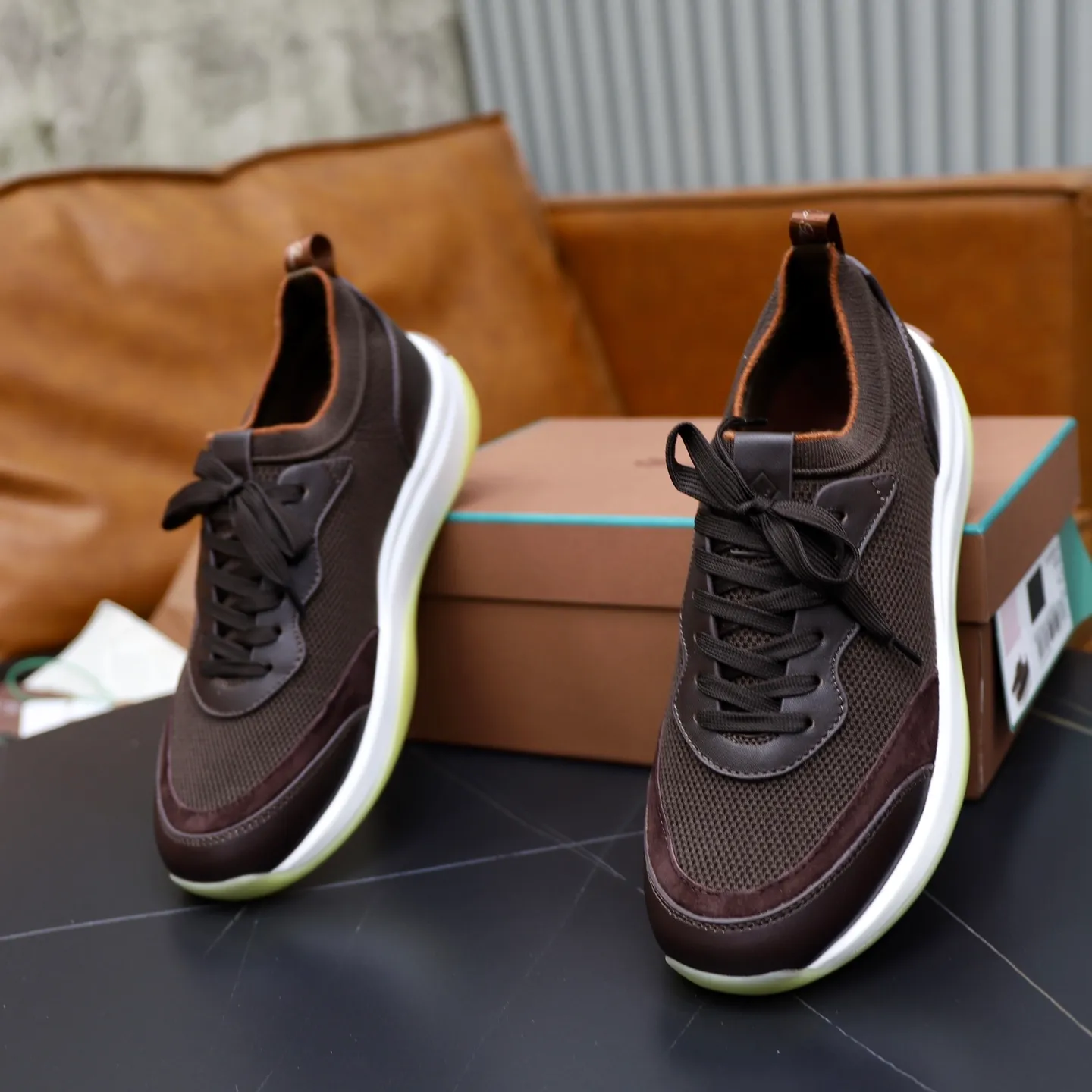 Factory price: 💰620 Loropiana LP men's shoes ♞size; 38-44 "45.46 customization" cowhide stitching and cowhide feet. It is really easy to wear, lazy, relaxed, casual, perfect comfort, and there are many color choices, and they all look good with clothes. Is it true that Loropiana can bring social value? “Loropiana is the best thing money can buy”